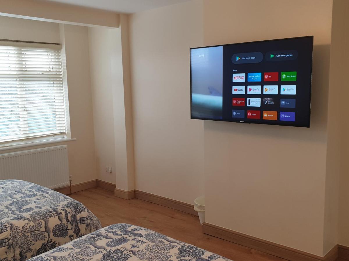 London Luxury 3 Bedroom Flat 1Min Walk From Underground, With Free Parking Sleeps X10 Exterior photo