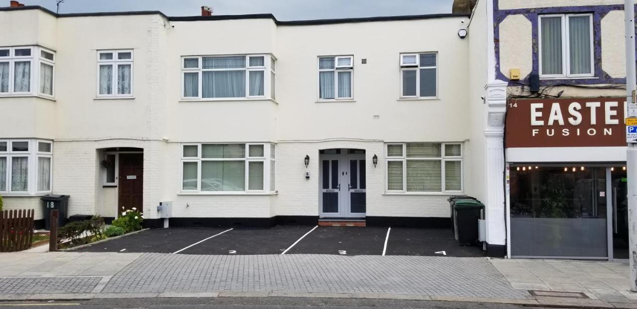 London Luxury 3 Bedroom Flat 1Min Walk From Underground, With Free Parking Sleeps X10 Exterior photo
