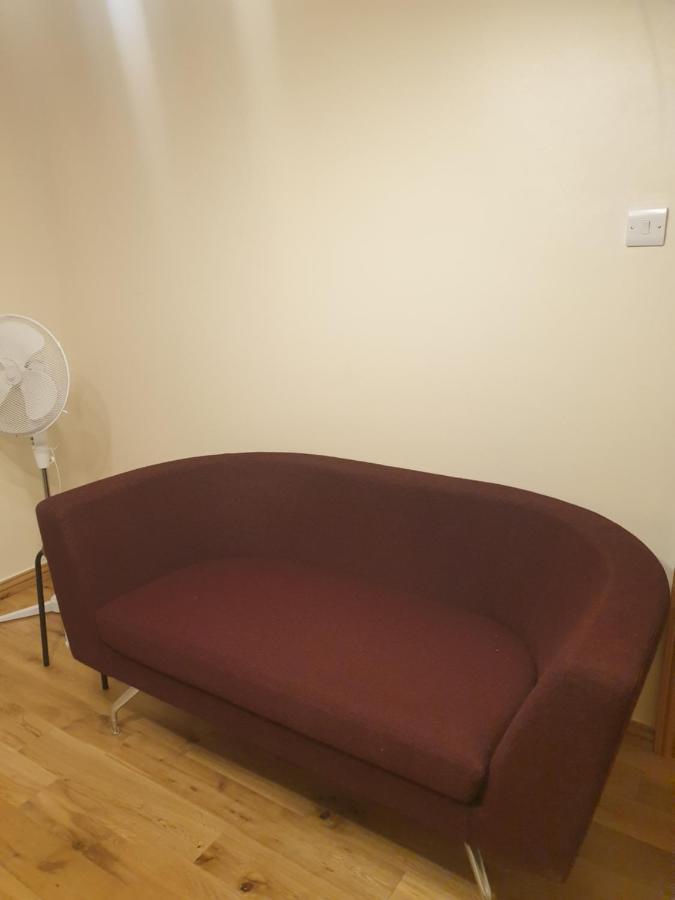 London Luxury 3 Bedroom Flat 1Min Walk From Underground, With Free Parking Sleeps X10 Exterior photo